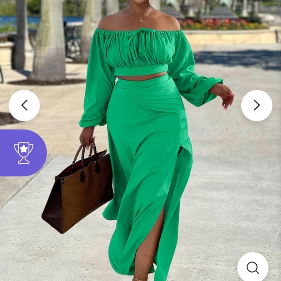 Dresses & Skirts - 2 piece skirt and crop top